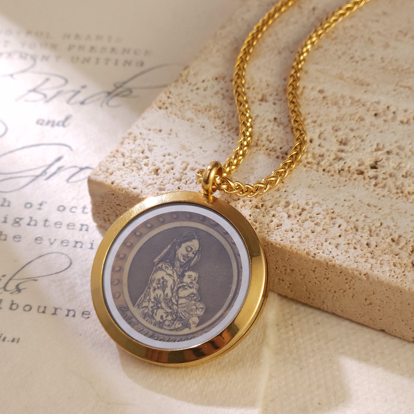 Personalized 3D Photo Necklace Round Pendant MN2271