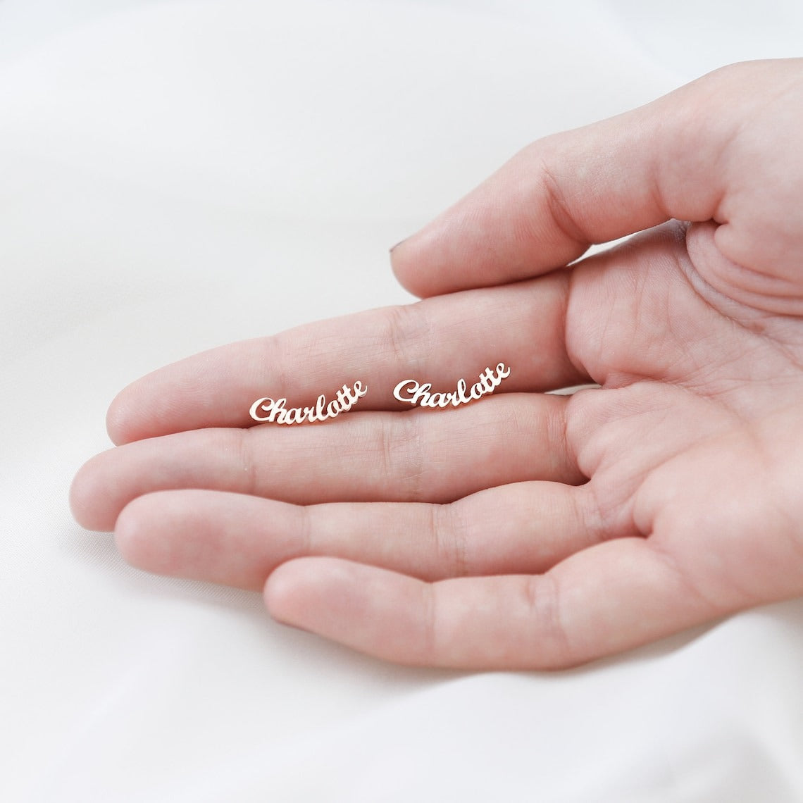 160 / 5,000 Personalized Name Earrings for Women QHR862