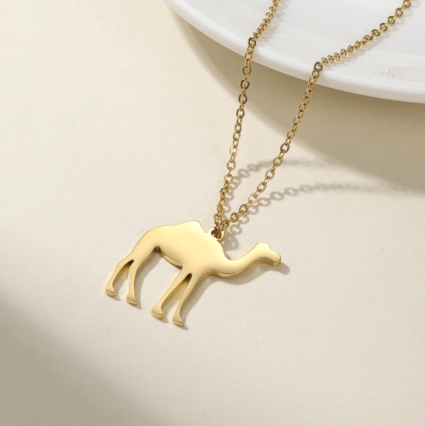 Camel Charm Necklace SN-N8721