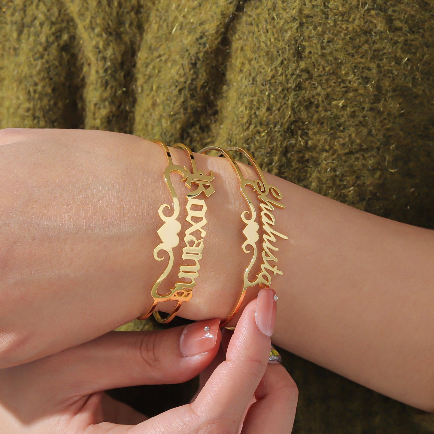 Cutomized Gold Name Bangle For Women QNB3112
