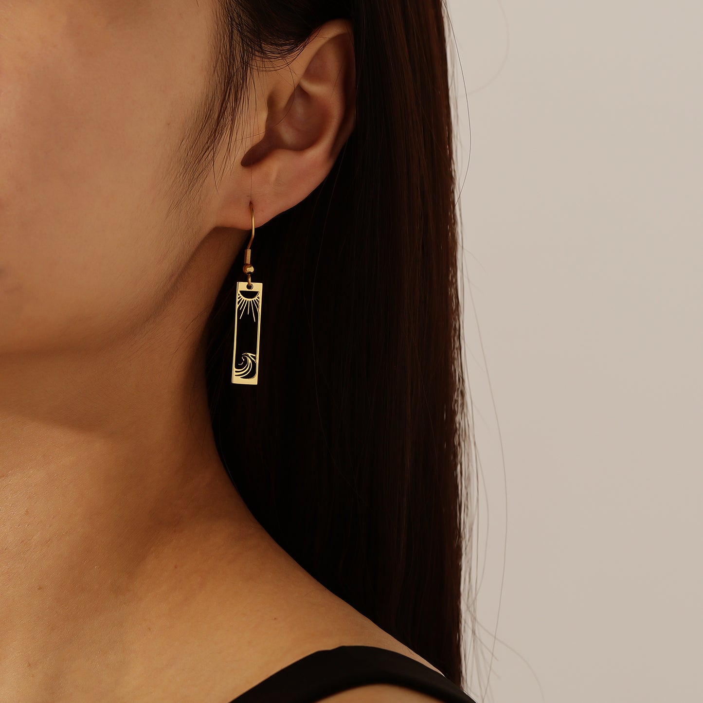 Women's Gold Sun Earrings QHE0052