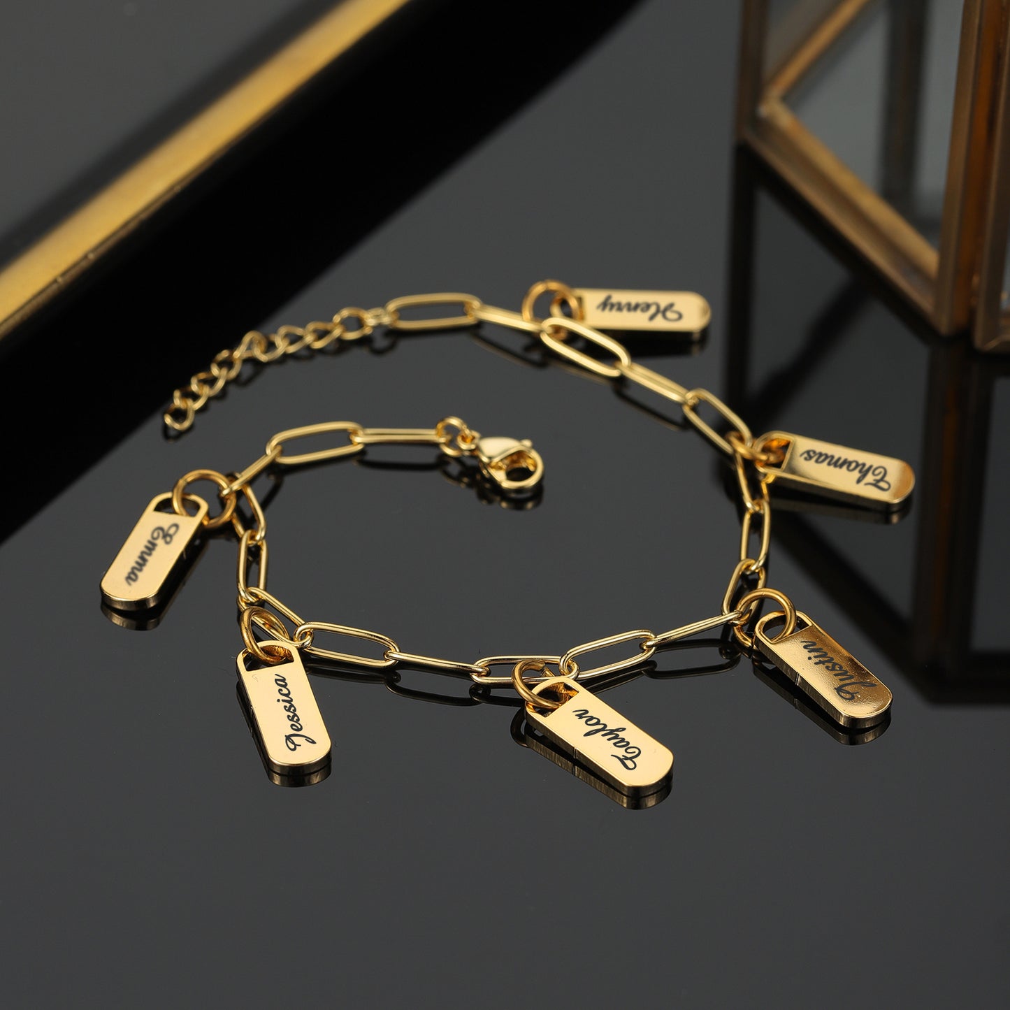 Benutzerdefinierte Armbänder mit mehreren Namen und Gravur QB864