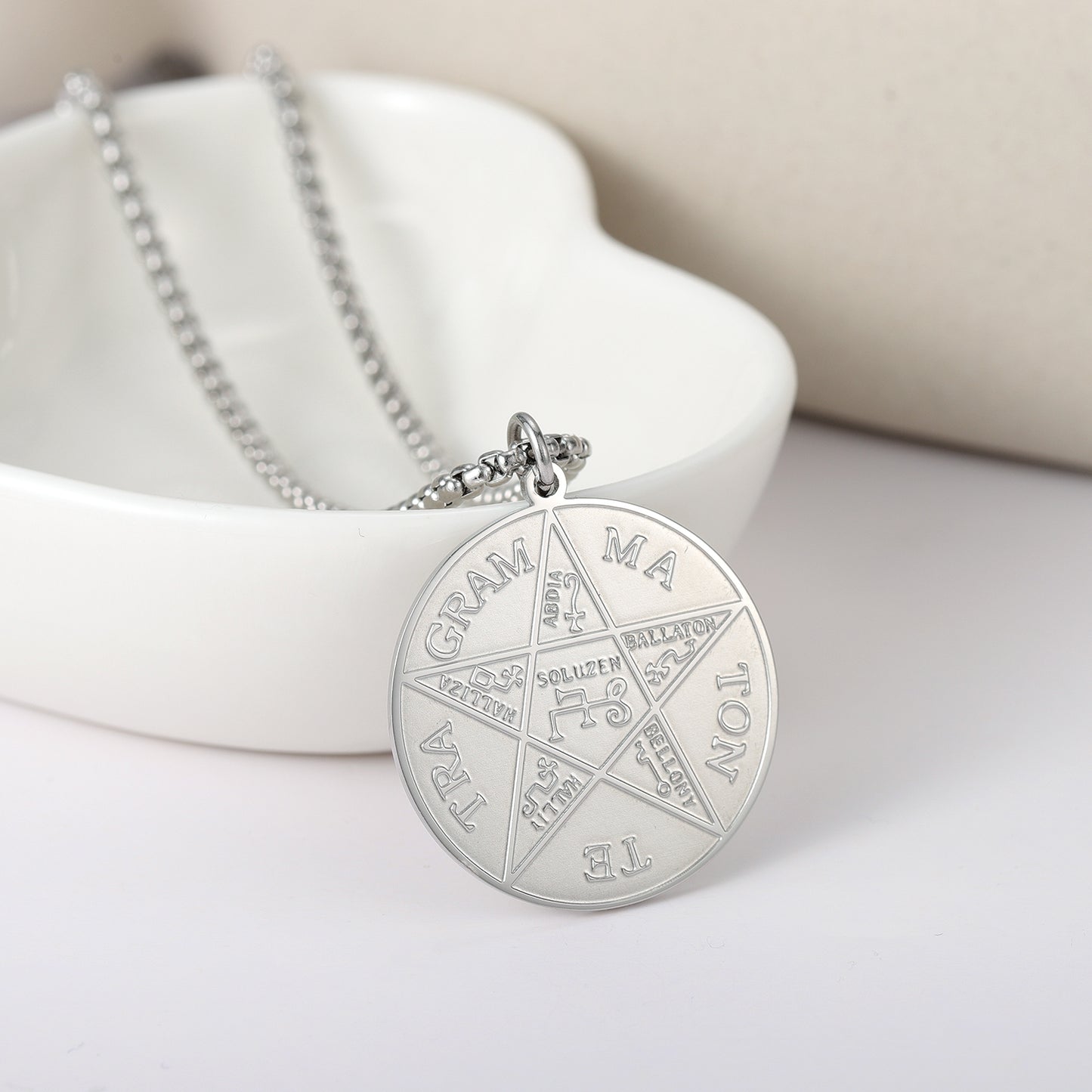 18K Pentagram Amulet Pendant Necklace QF-N0011