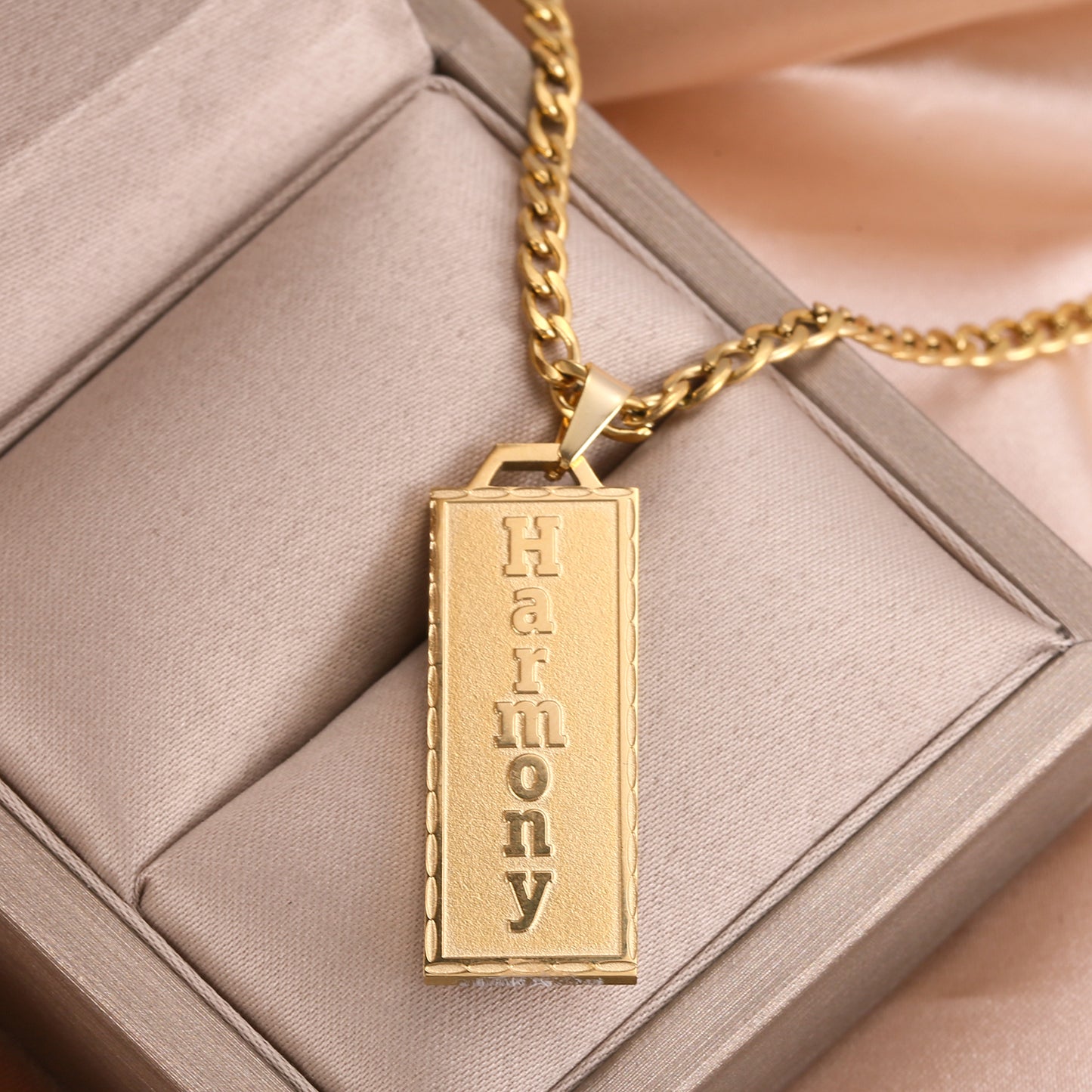 Engraved Bar Name Pendant QN607