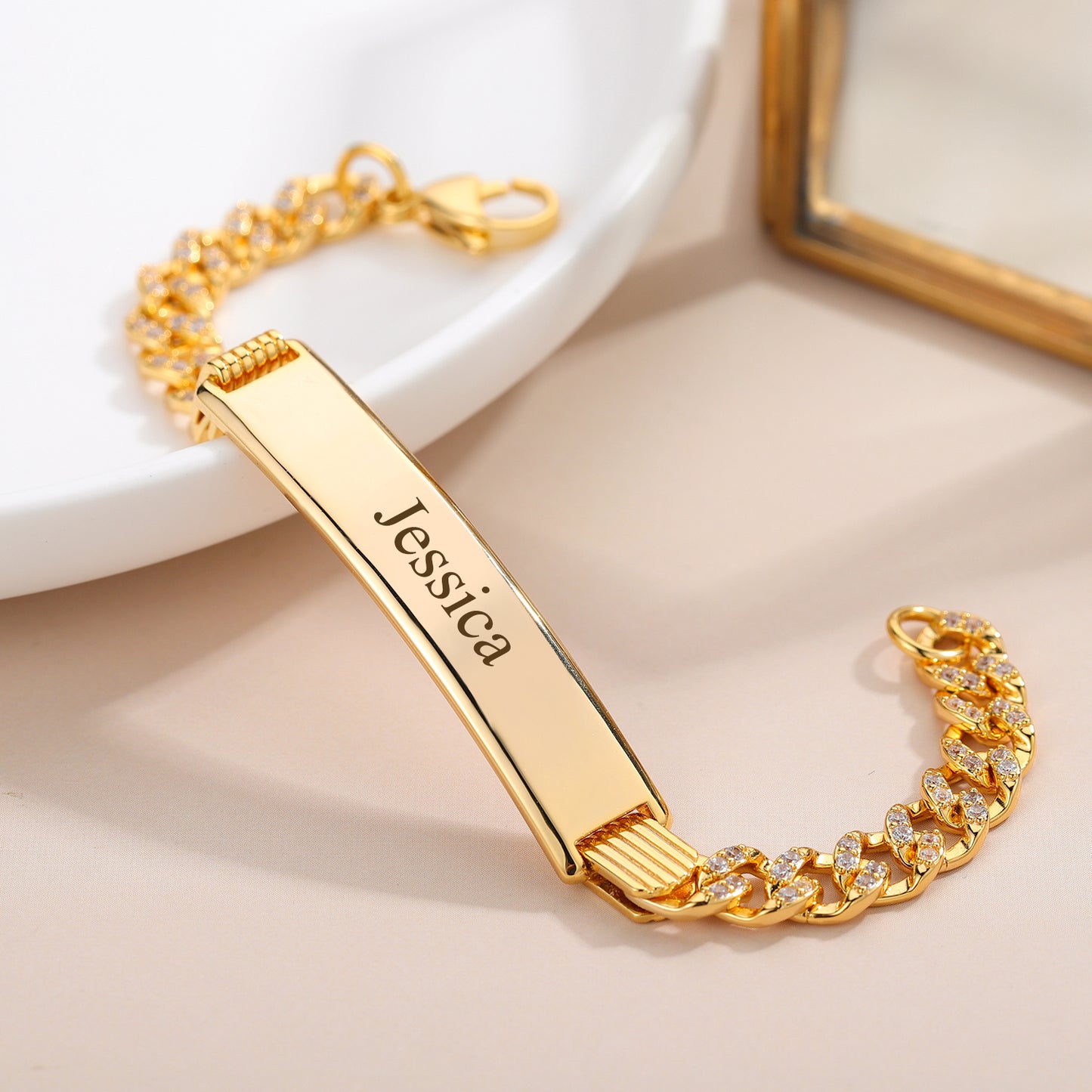 Bracelet à breloques avec nom de gravure personnalisé MB1751