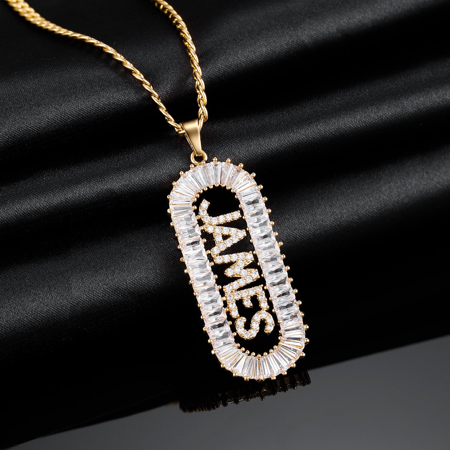 Hip Hop benutzerdefinierte Namensbuchstaben Halskette Zirkon Bling Baguette Buchstaben QN334