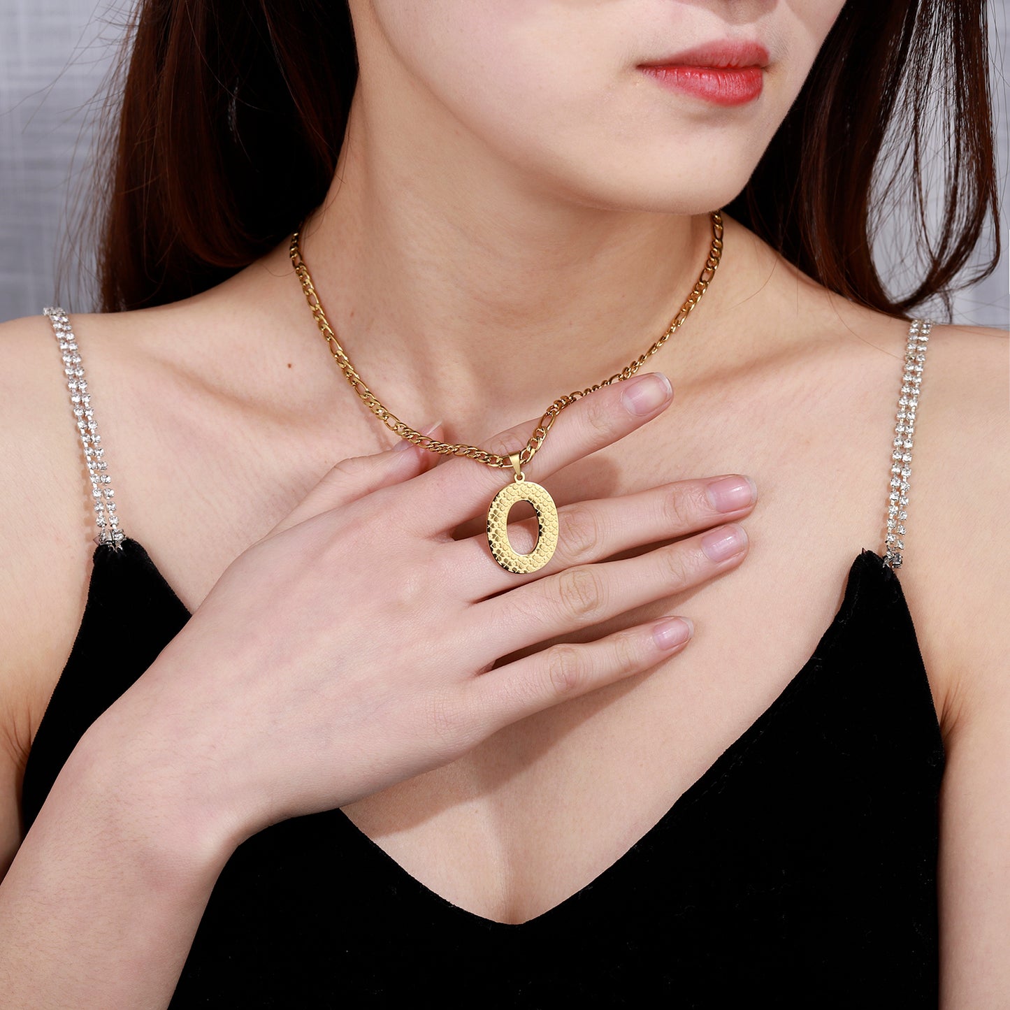 Four-leaf Texture Initial Curb Chain Necklace SN592