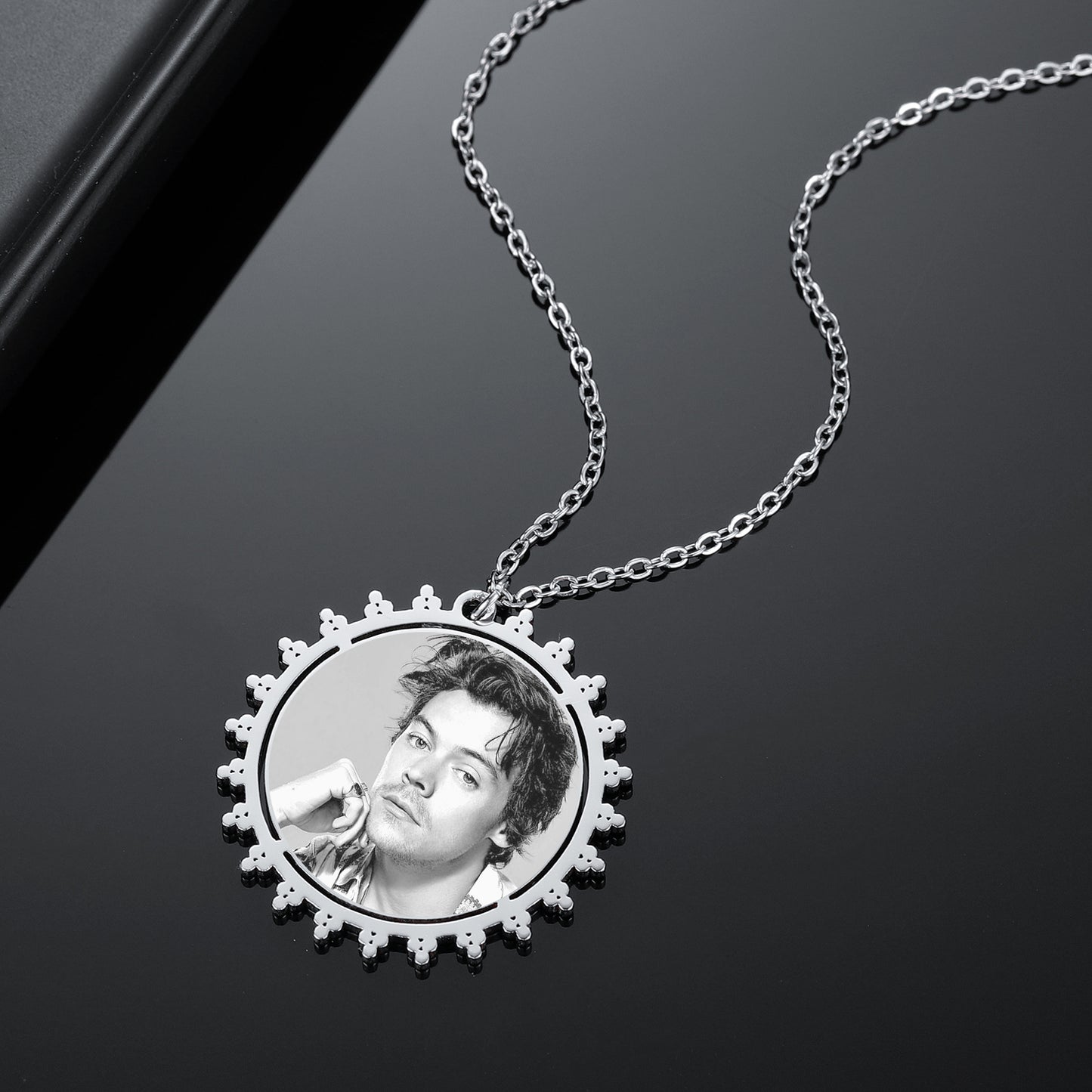 Engraved Necklace With Picture QN432