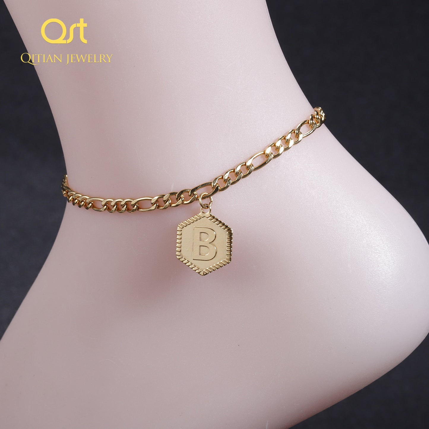 Bracelet de cheville avec lettre initiale AZ