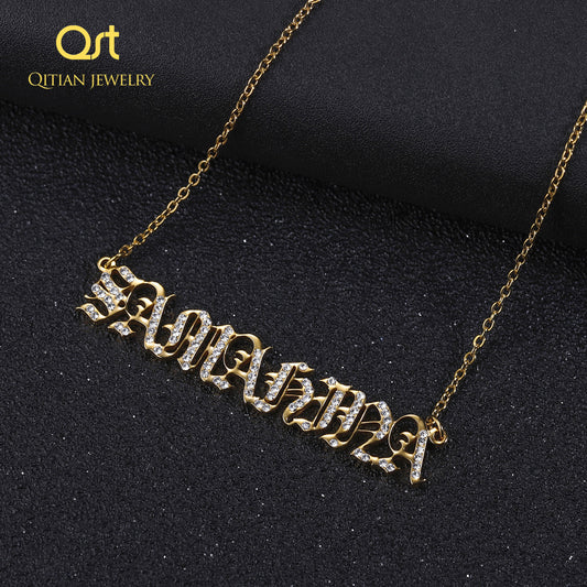 Collier avec pendentif en cristal et nom personnalisé