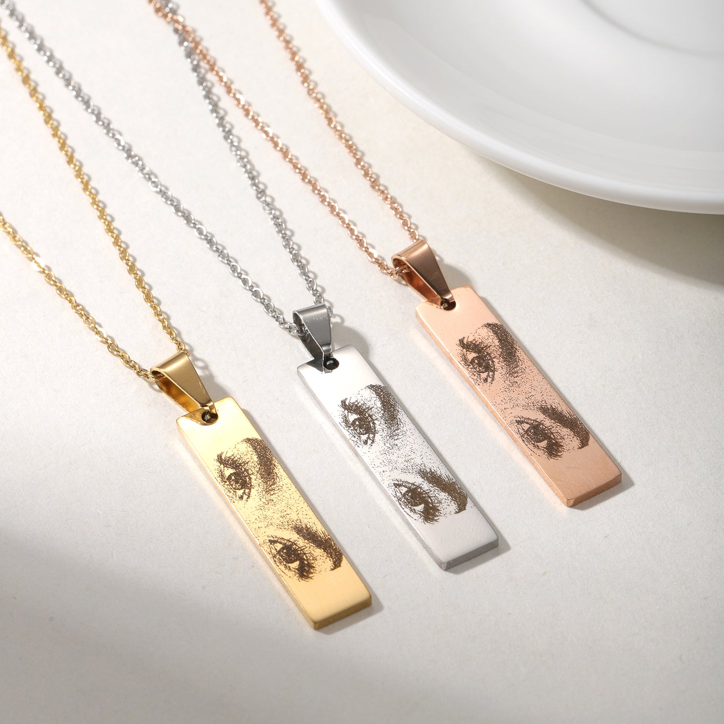 Custom Eye Picture Necklace QD-N8842