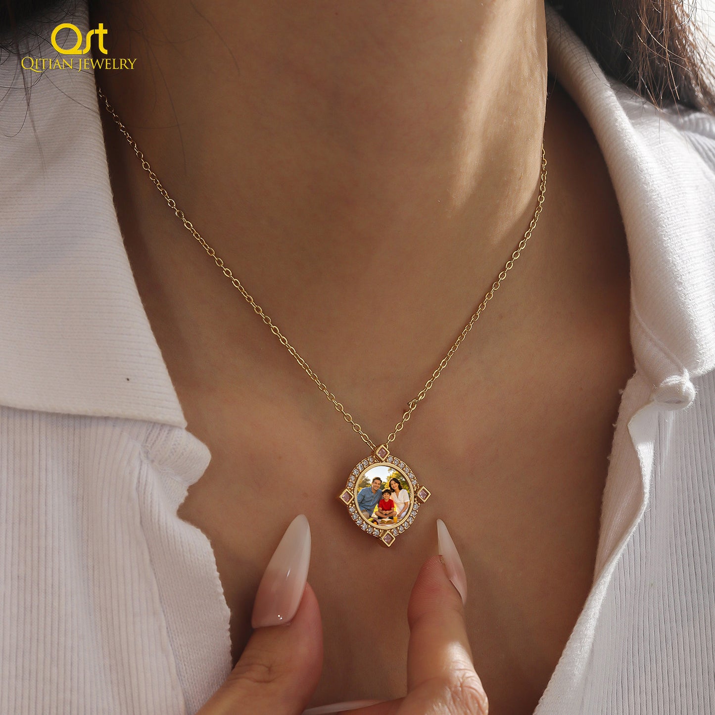 Custom Round Photo Necklace  Memory Pendant 18k Goldplated Jewelry Gift For Women-3DN3748