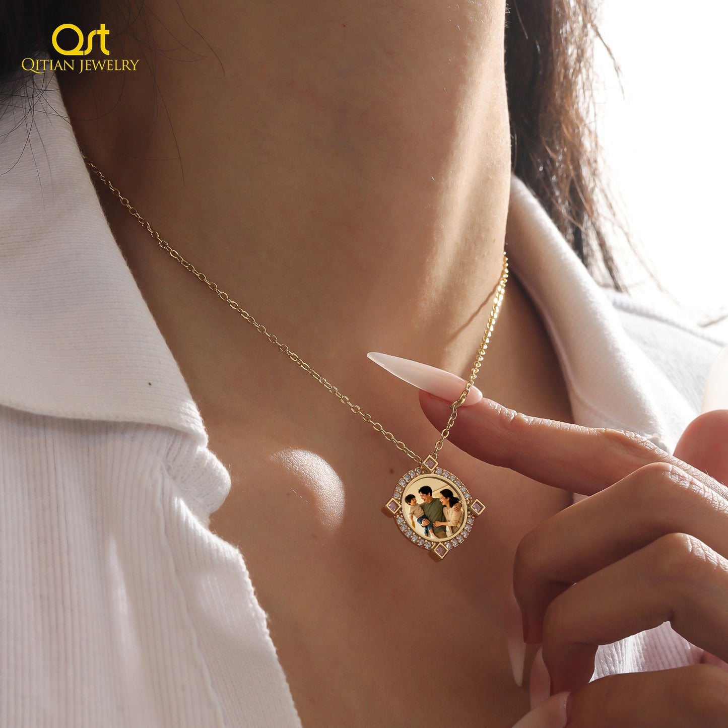 Custom Round Photo Necklace  Memory Pendant 18k Goldplated Jewelry Gift For Women-3DN3748