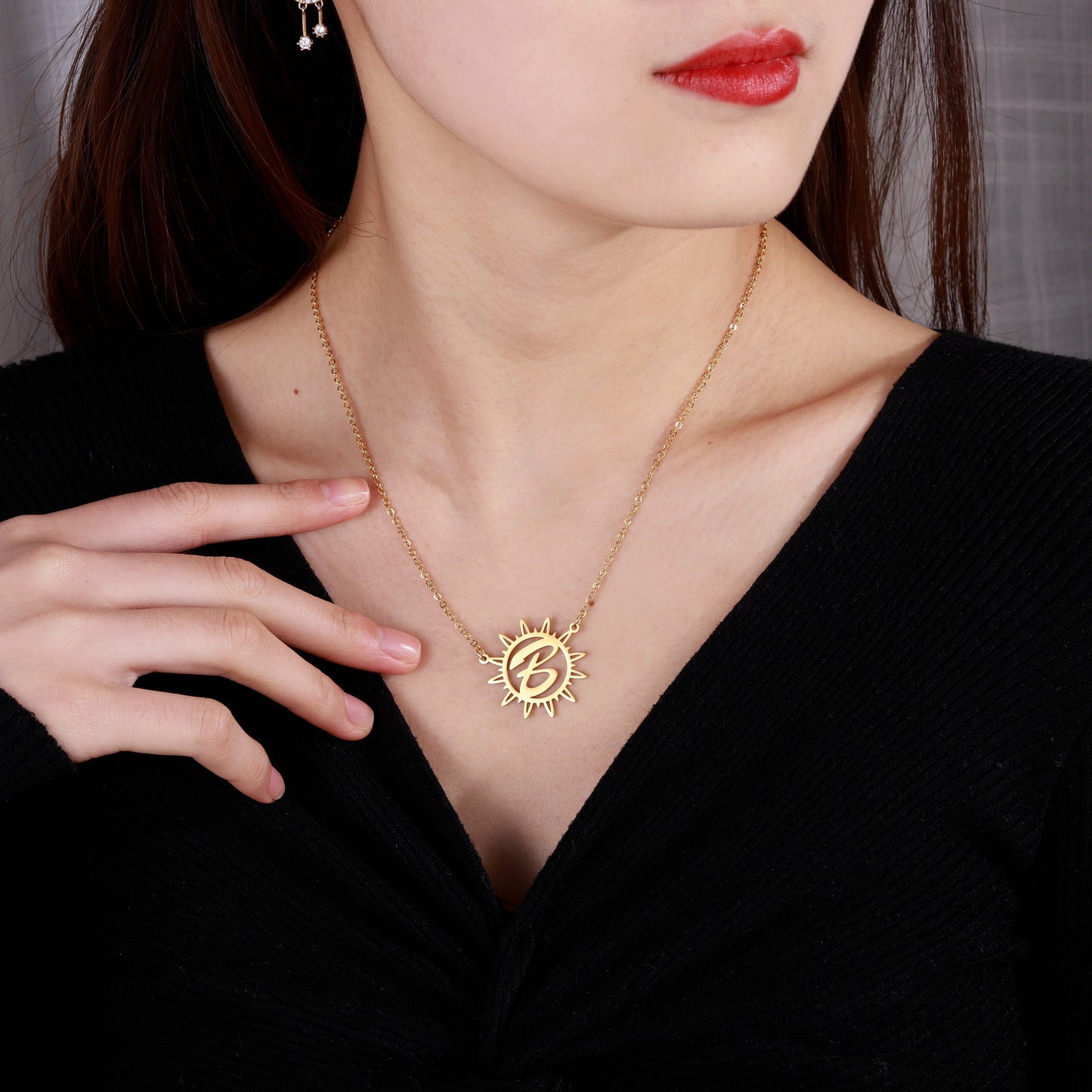 Collier Lettre Cursive Initiale Soleil SN596
